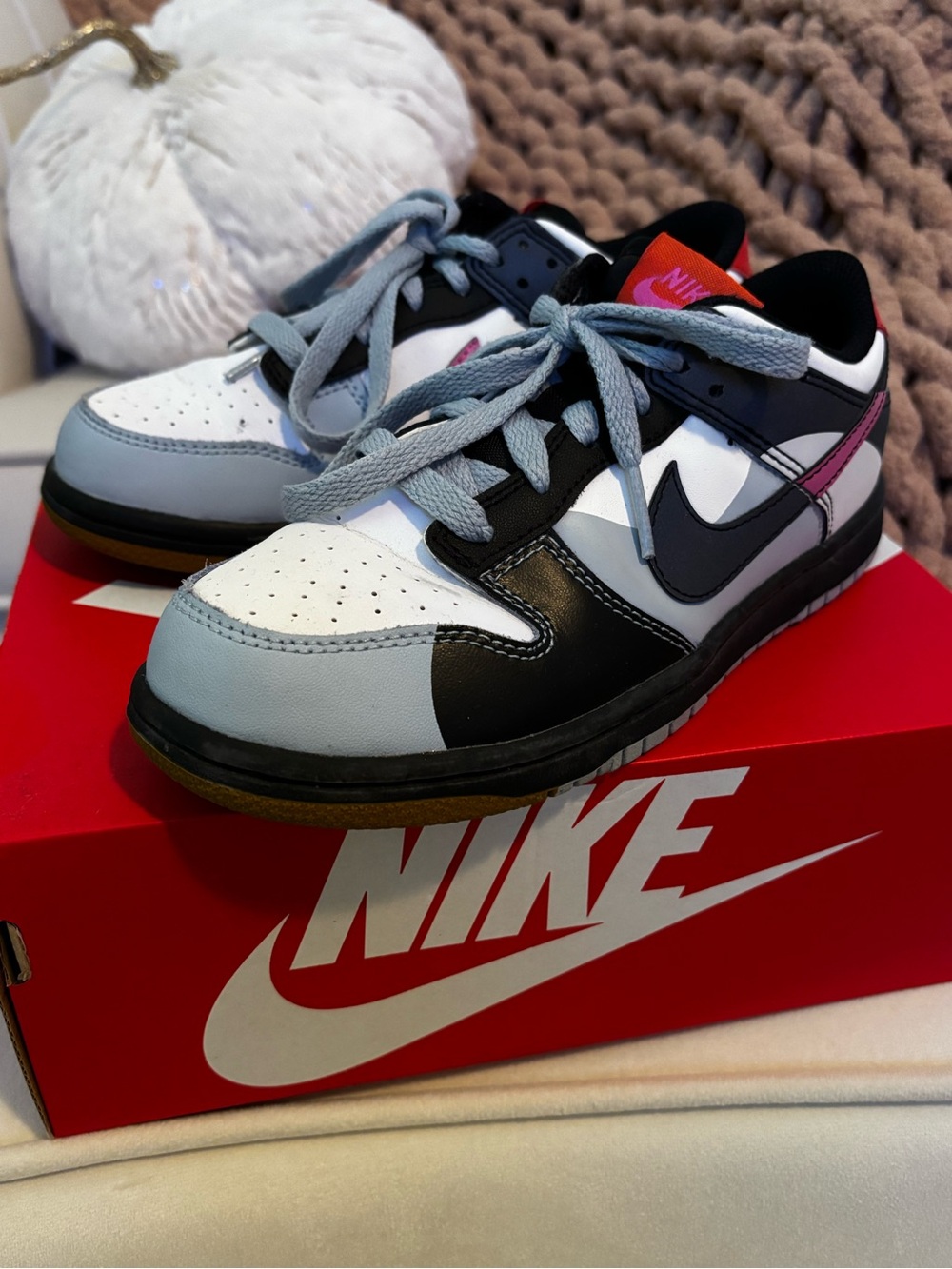 Nike  Low Top Sneakers in White, Black & Light Gray with Pink Heel Detail